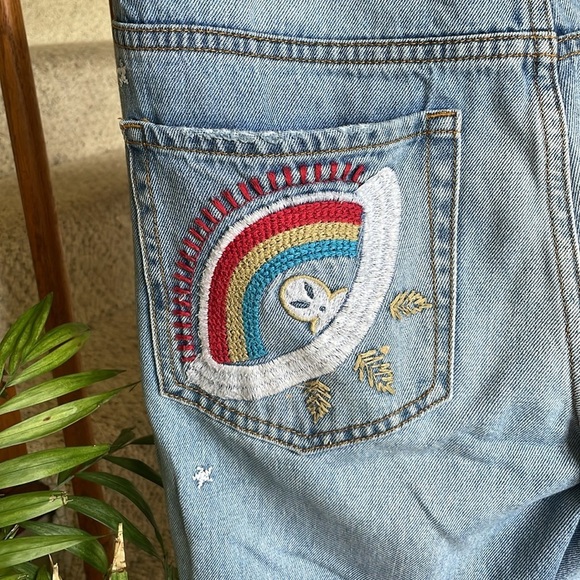 Forever 21 Boyfriend Jeans with Fun Embroidery - Picture 11 of 15